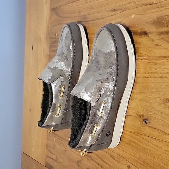 Sperry Shoes - Sperry 8.5 lightweight leather metallic camo faux fur lined slip on loafers
